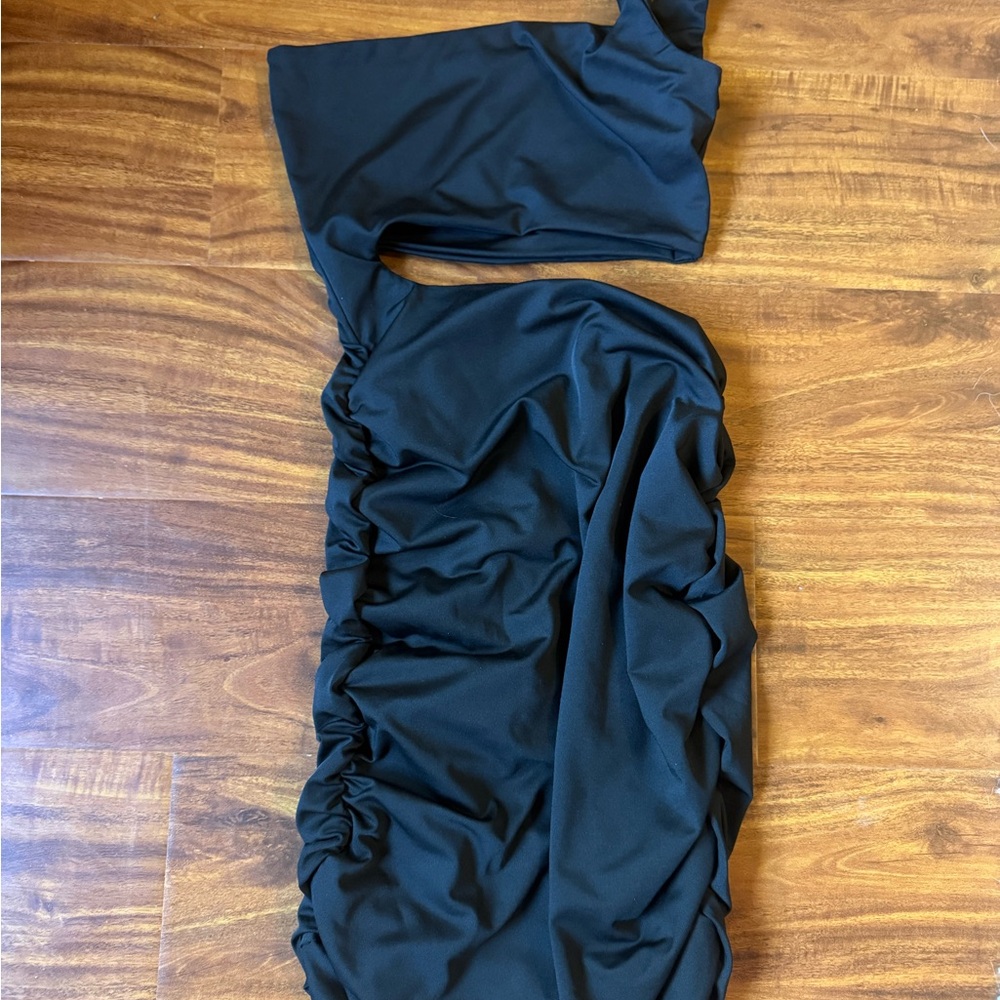 (Body Con Style) Short Black Ruched One-Shoulder Dress